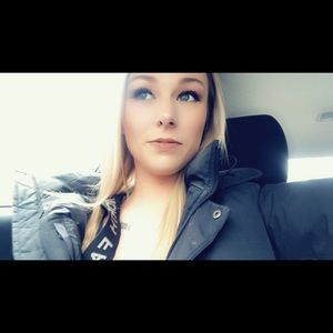 Meet your Posher, Alisia